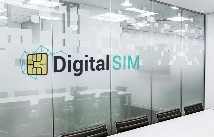Meetingraum mit Digital SIM Schriftzug